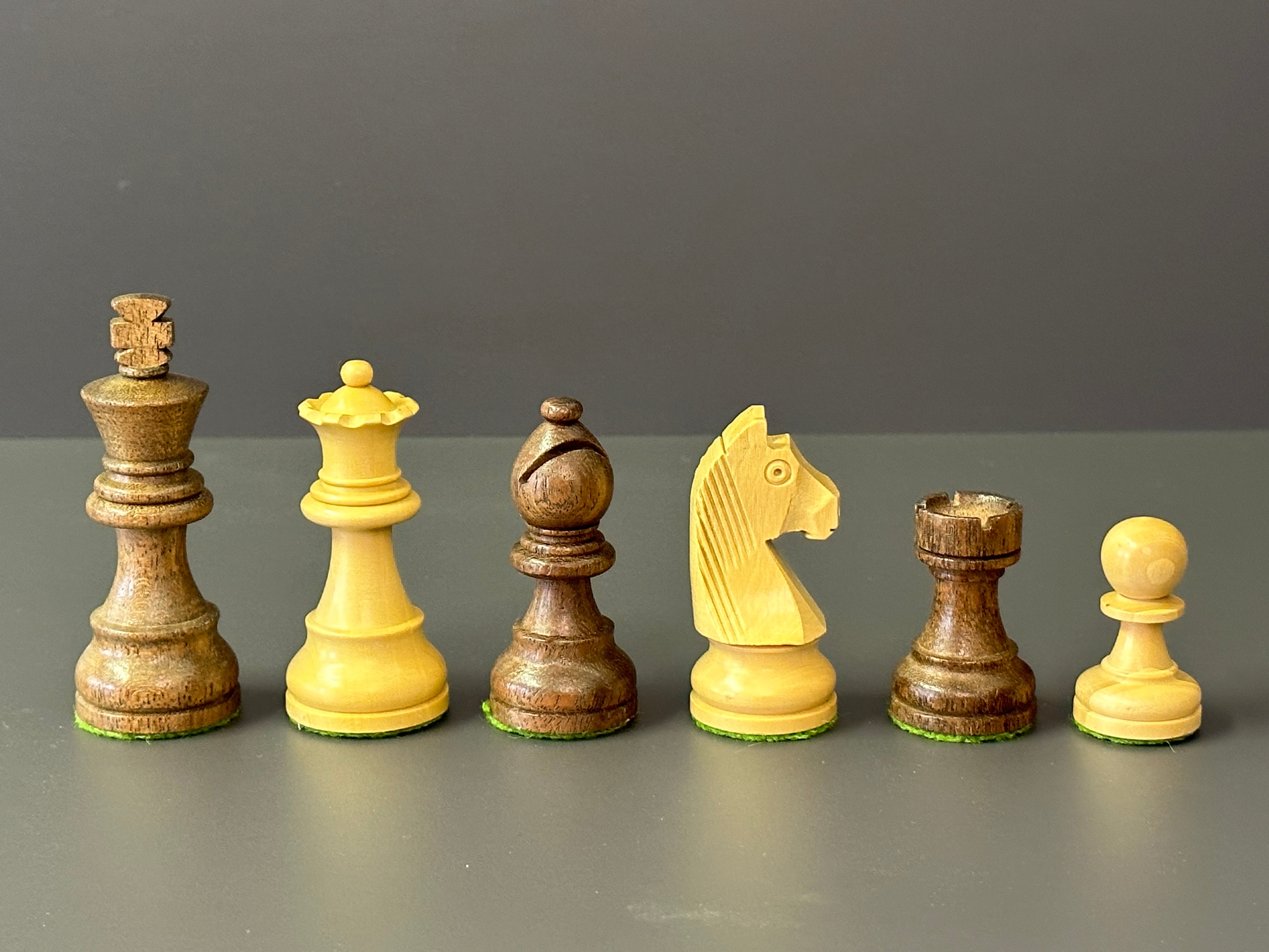 Chess pieces in acacia/boxwood, KH 75mm, leaded