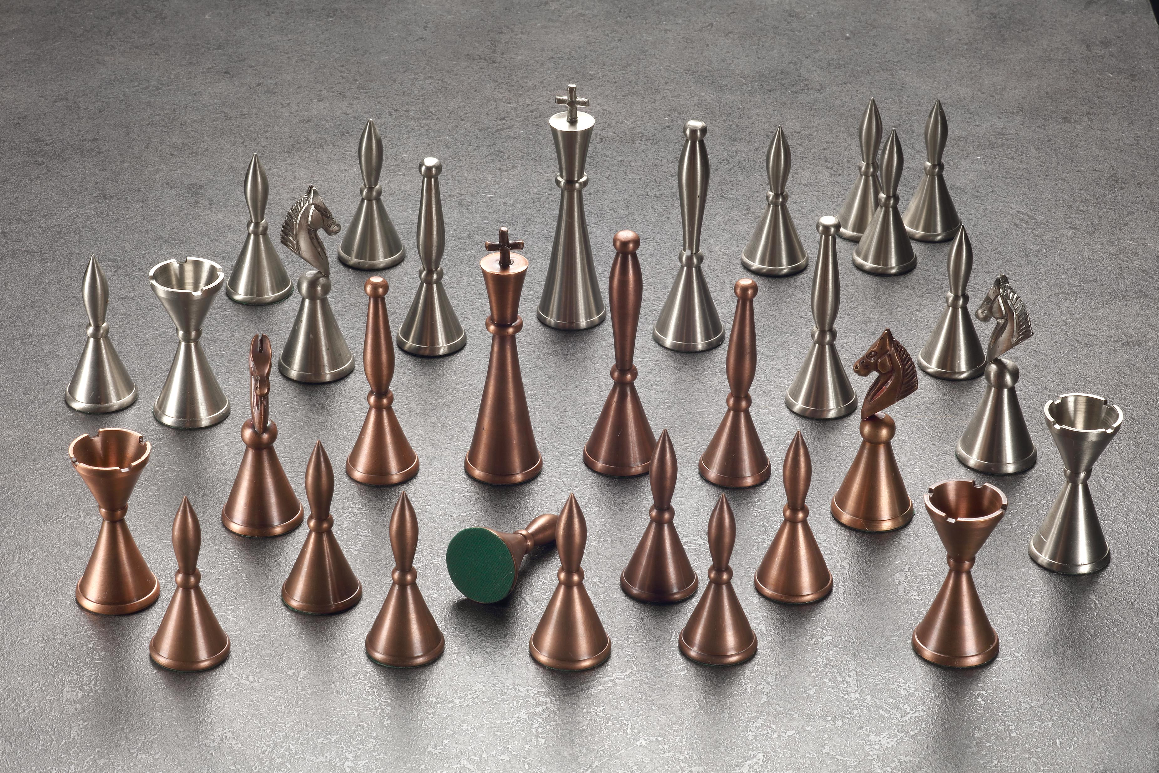 Chess pieces Deco design in metal/brass