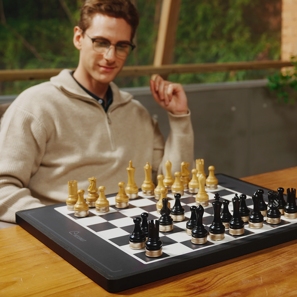 Chessnut Move – Advanced Robotic Chessboard with Wooden Pieces
