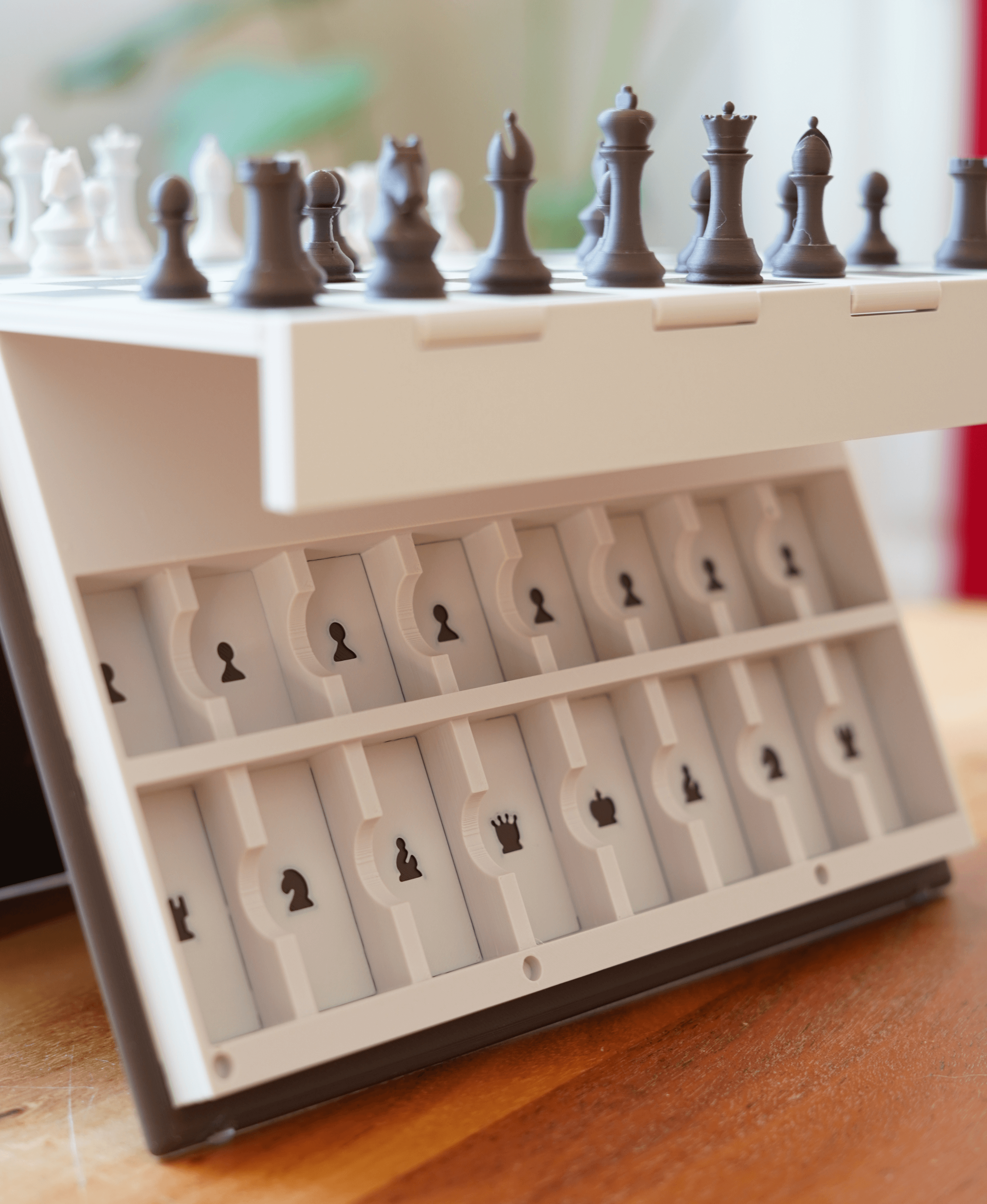 PlayBook’d Chess – Book-Style Magnetic Foldable Chess Set