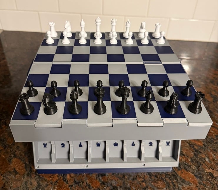PlayBook’d Chess – Book-Style Magnetic Foldable Chess Set
