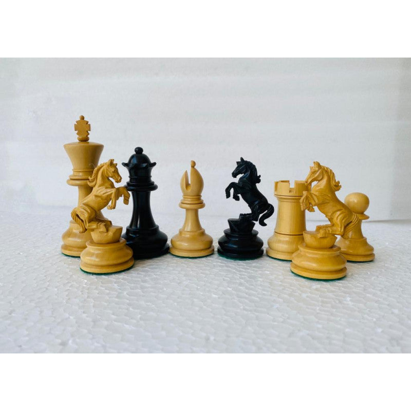 Alexander Knight Schachfiguren 4,5" – Luxuriöses Staunton-Set aus Ebenholz & Buchsbaum