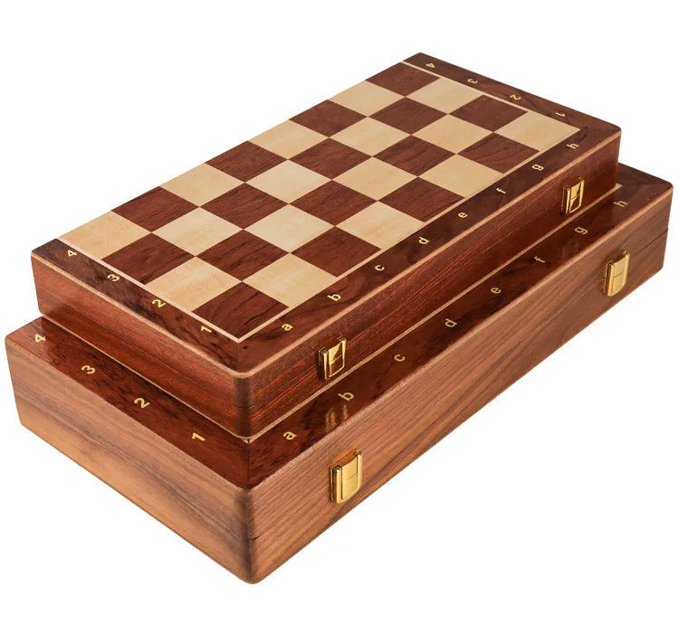 Schachspiel aus Holz in Top-Qualität – Großes Schachbrett aus Walnussholz & klassische Figuren aus massivem Holz