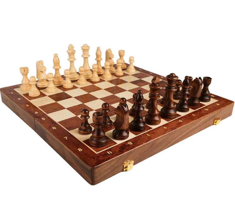 Schachspiel aus Holz in Top-Qualität – Großes Schachbrett aus Walnussholz & klassische Figuren aus massivem Holz