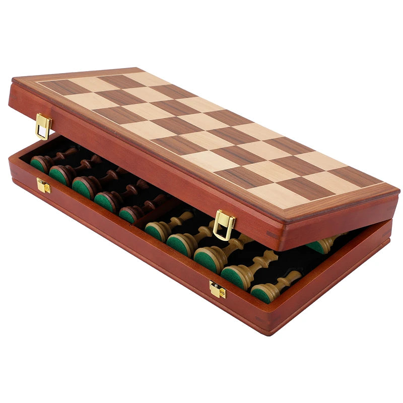 Aggravated heavy plastic chess piece game set