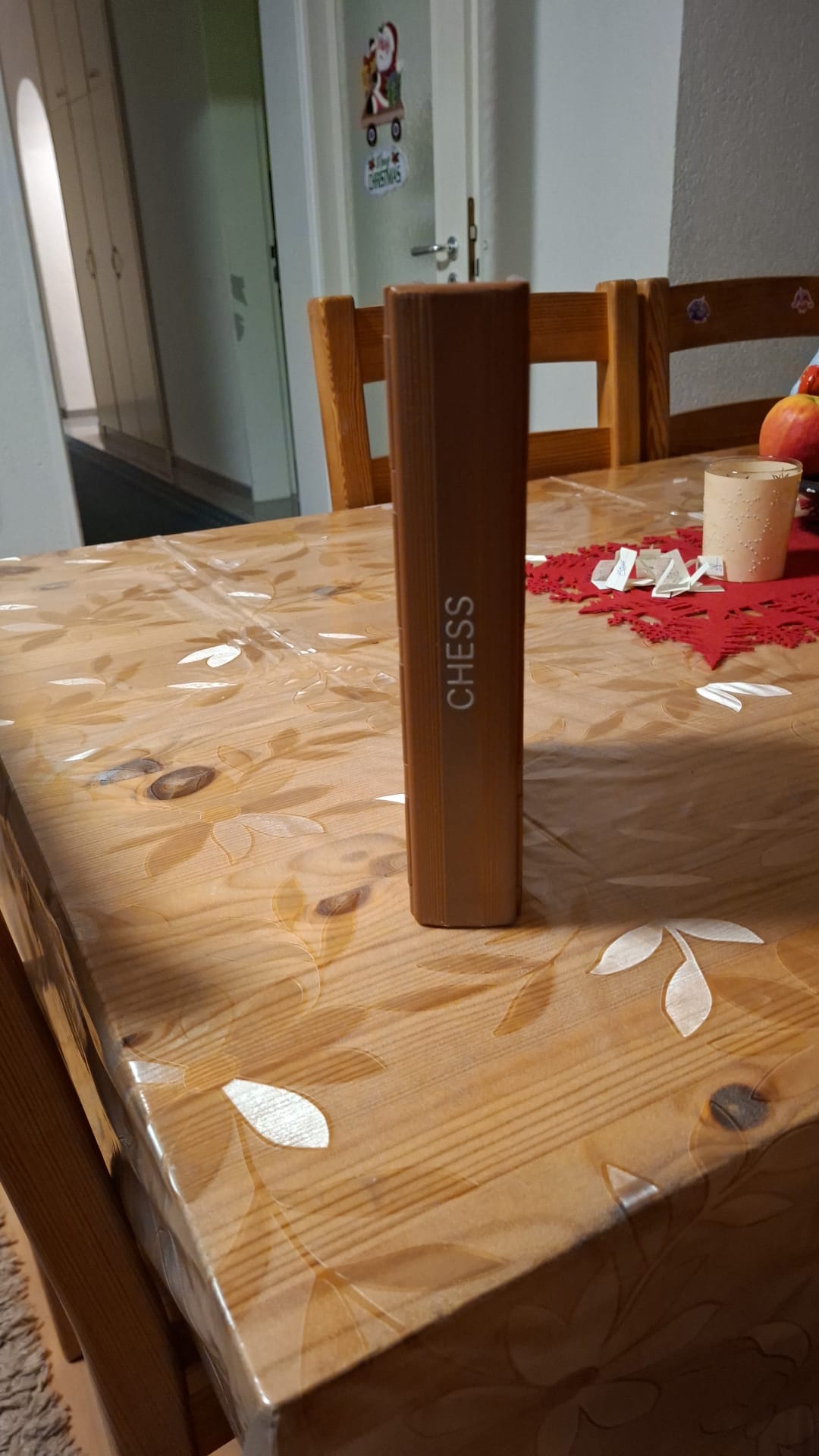 PlayBook’d Chess – Book-Style Magnetic Foldable Chess Set