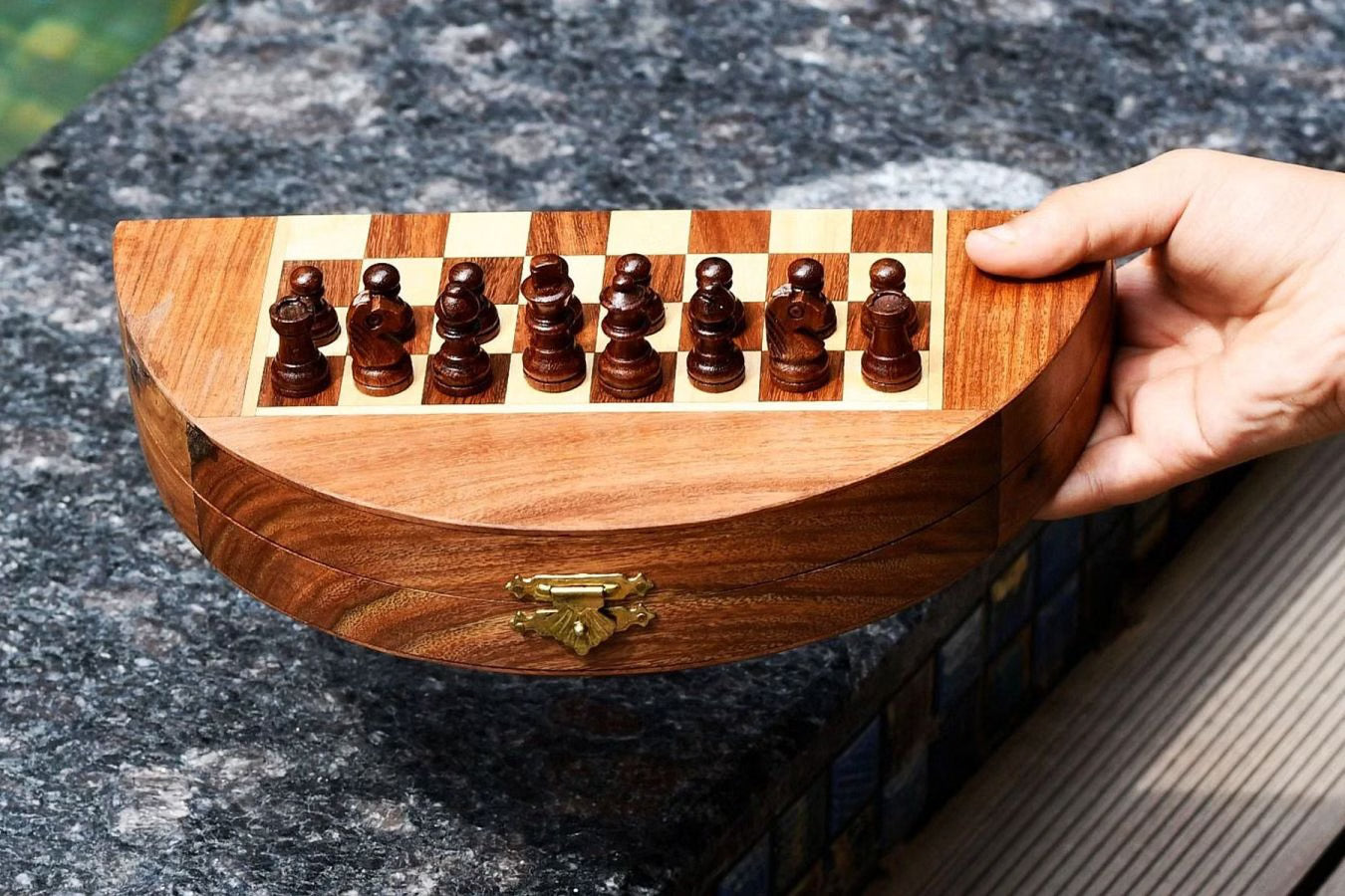 8.75'' Magnetic Travel Chess Set – Round Sheesham & Maple
